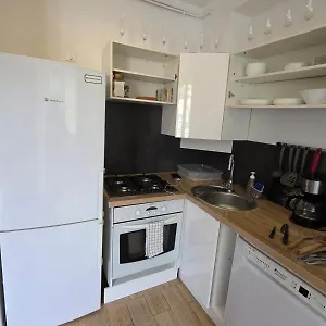 2 Spacious Bedrooms Near Riquier Station! Appartement